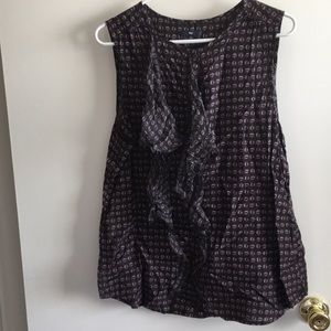 Gap lip print top